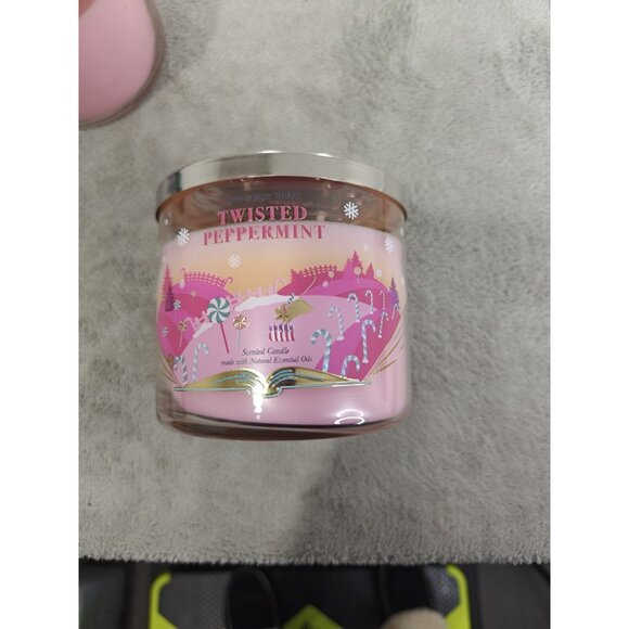 Bath and Body Works 3 Wick Candle Twisted Peppermint Set Of 2 - Picture 5 of 9